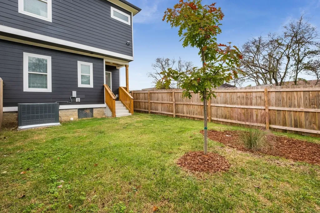 606B 41st Ave, N Nashville TN 37209