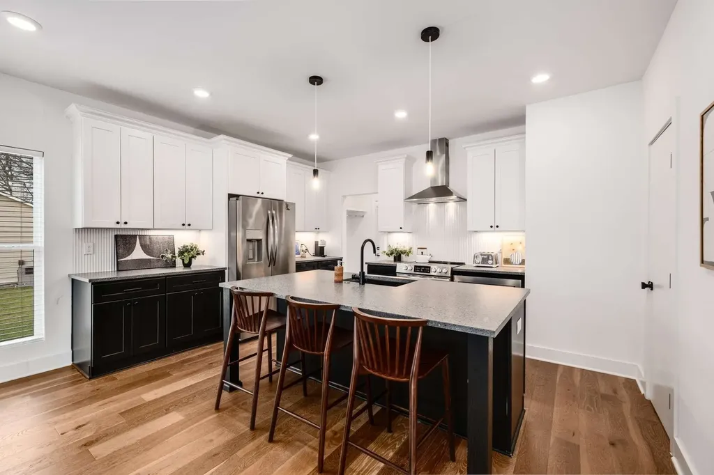 606B 41st Ave, N Nashville TN 37209