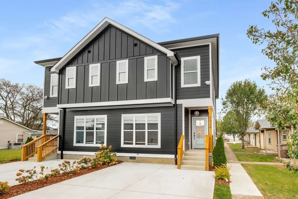 606A 41st Ave, N Nashville TN 37209