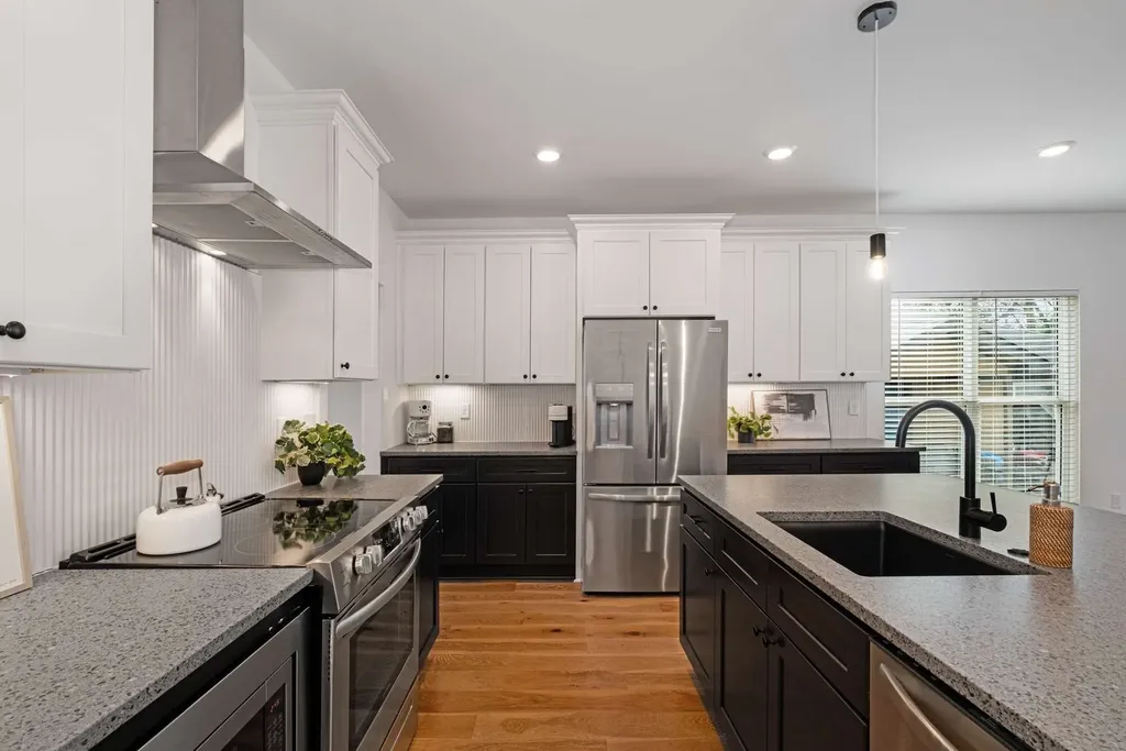 606A 41st Ave, N Nashville TN 37209