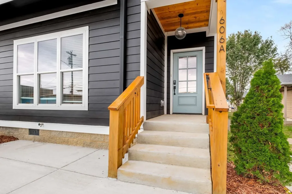 606A 41st Ave, N Nashville TN 37209