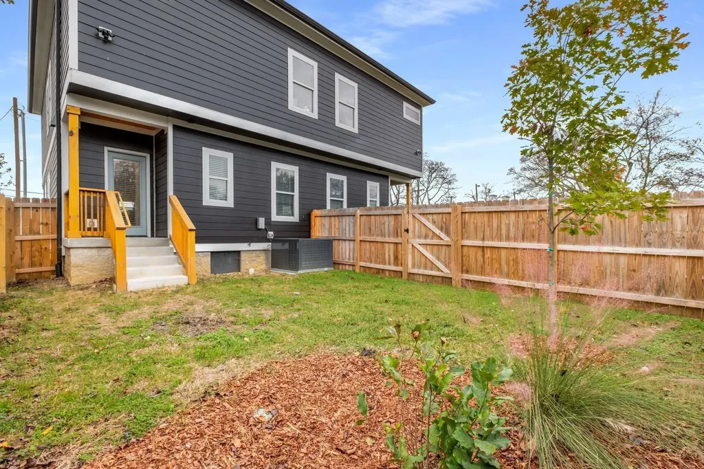 606A 41st Ave, N Nashville TN 37209