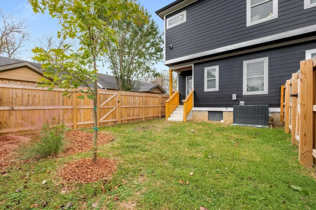 606A 41st Ave, N Nashville TN 37209