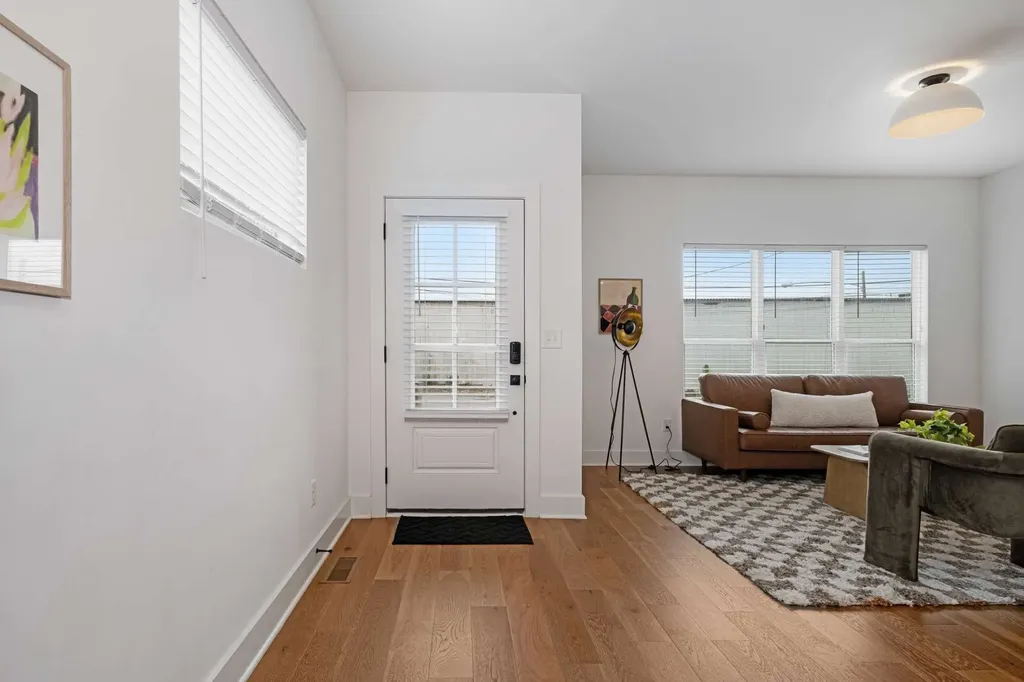 606A 41st Ave, N Nashville TN 37209