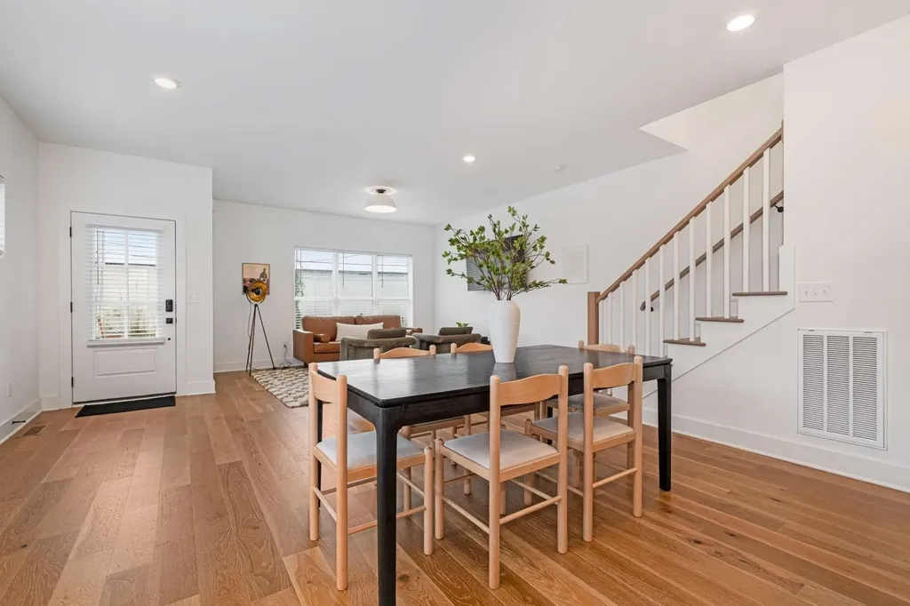 606A 41st Ave, N Nashville TN 37209