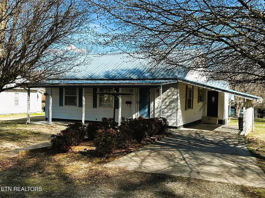 331 Louisiana Avenue Etowah TN 37331