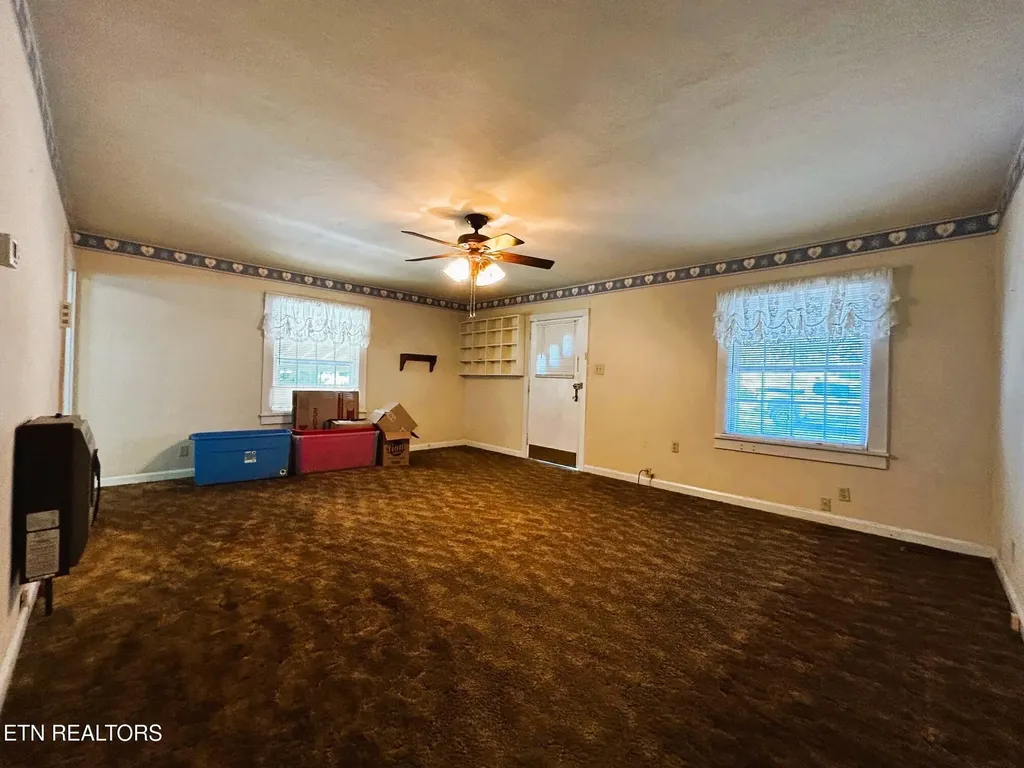 331 Louisiana Avenue Etowah TN 37331