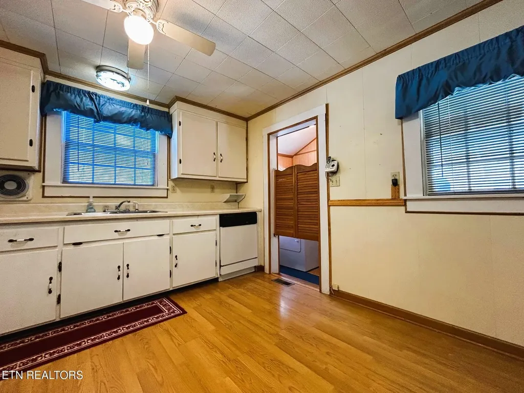 331 Louisiana Avenue Etowah TN 37331