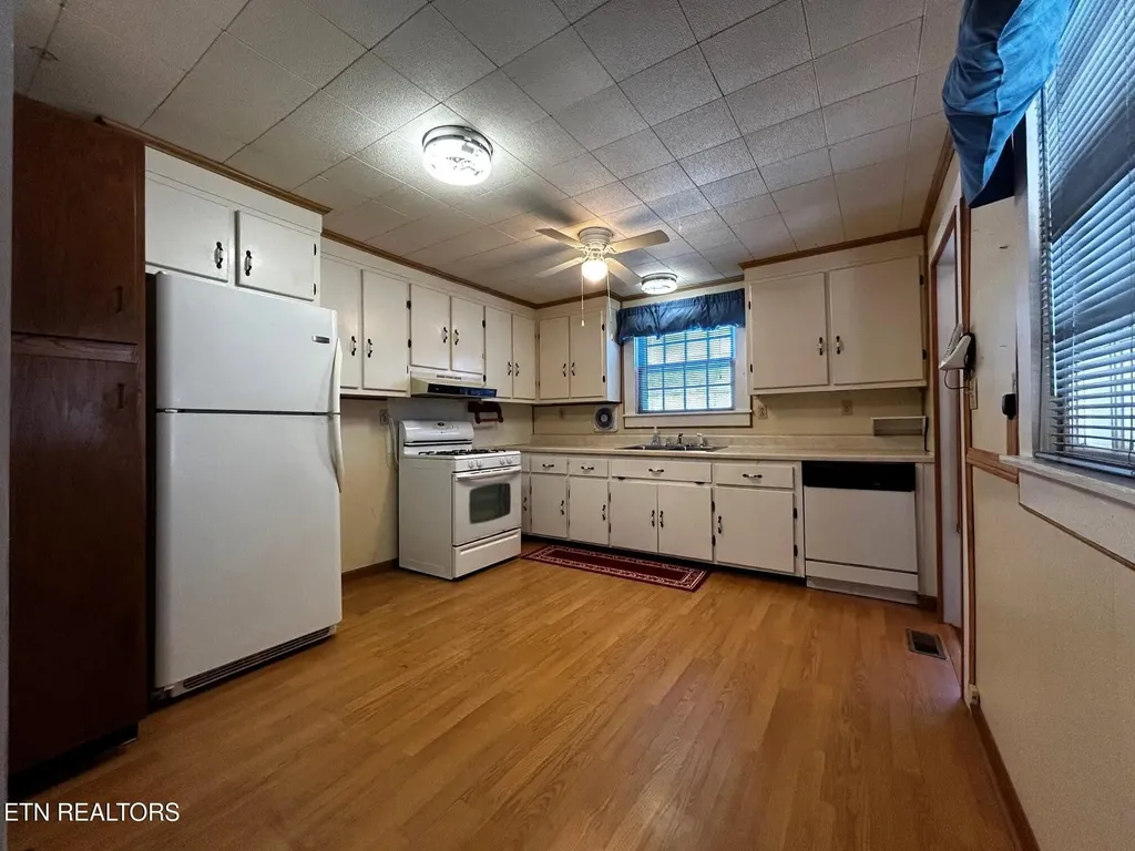 331 Louisiana Avenue Etowah TN 37331