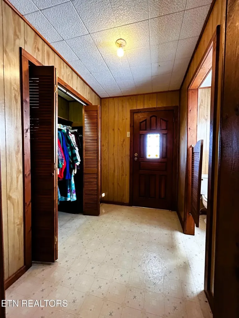 331 Louisiana Avenue Etowah TN 37331