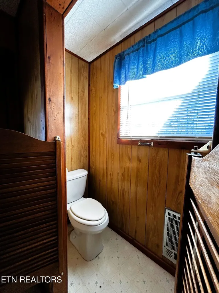 331 Louisiana Avenue Etowah TN 37331