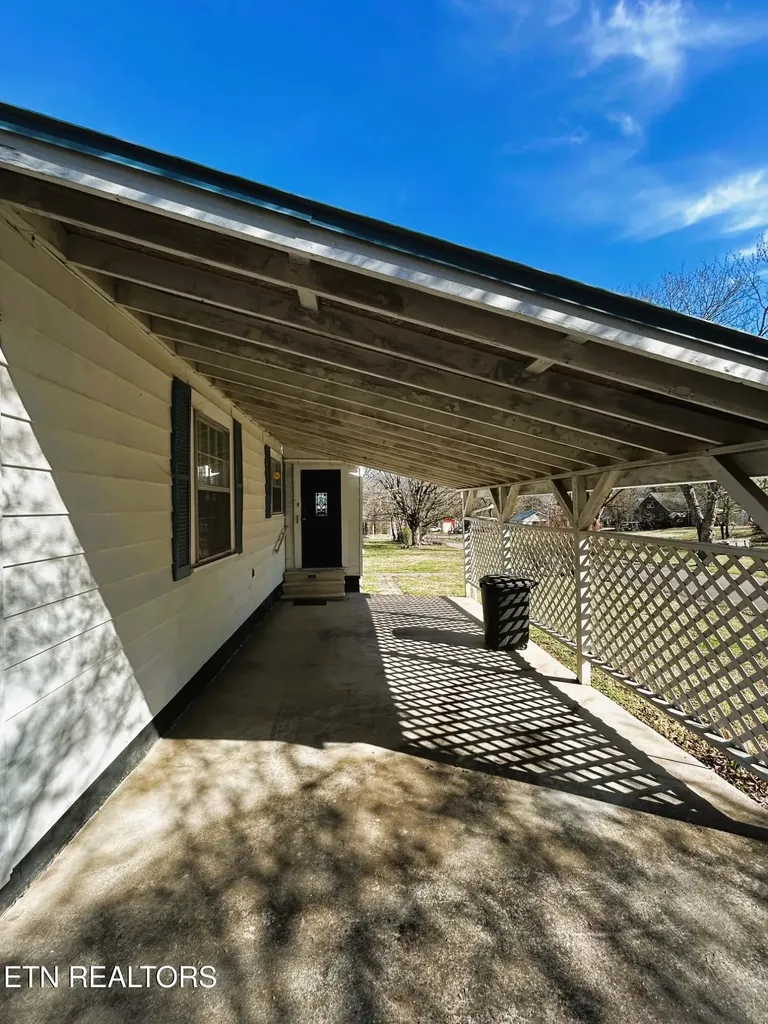 331 Louisiana Avenue Etowah TN 37331