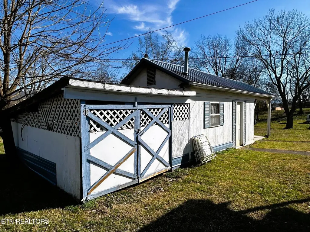 331 Louisiana Avenue Etowah TN 37331