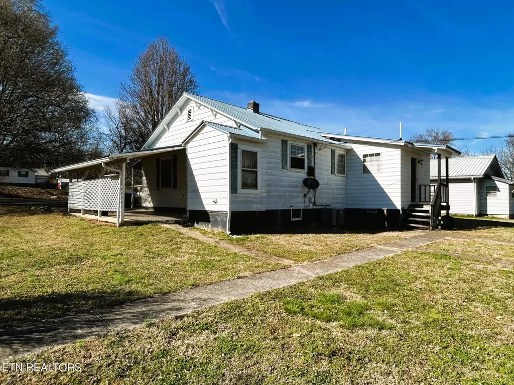 331 Louisiana Avenue Etowah TN 37331