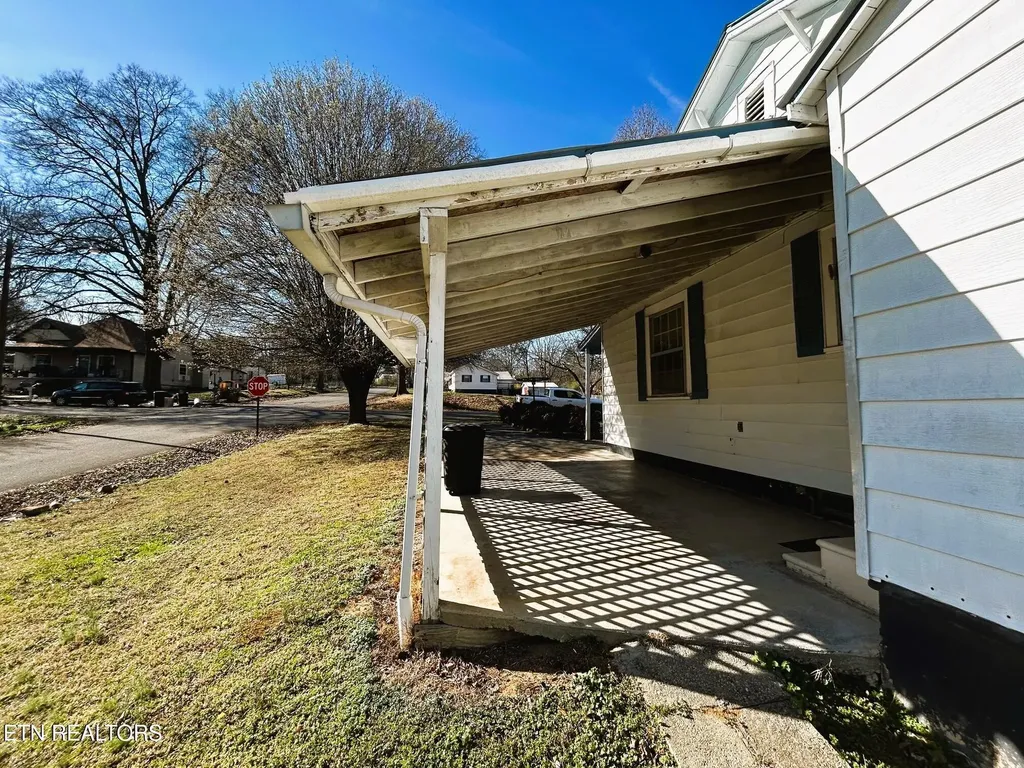 331 Louisiana Avenue Etowah TN 37331