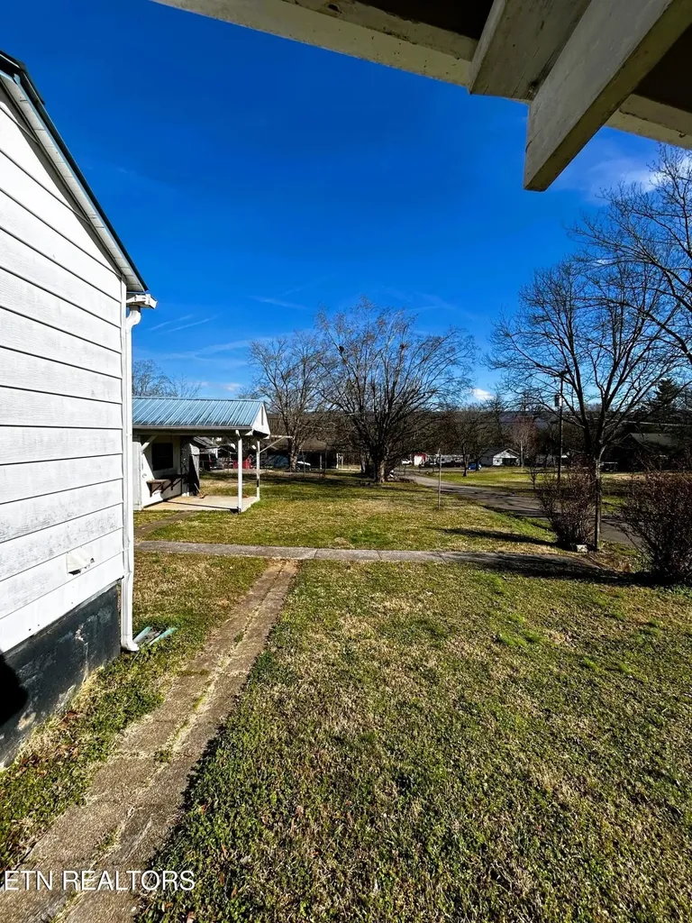 331 Louisiana Avenue Etowah TN 37331