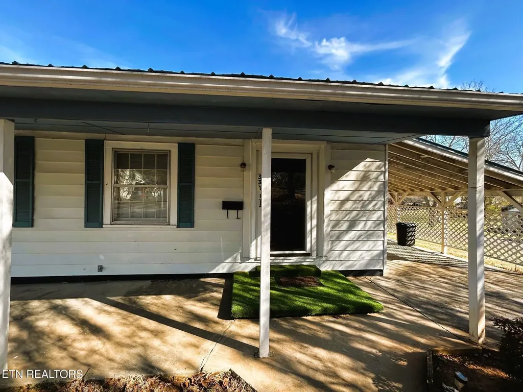 331 Louisiana Avenue Etowah TN 37331