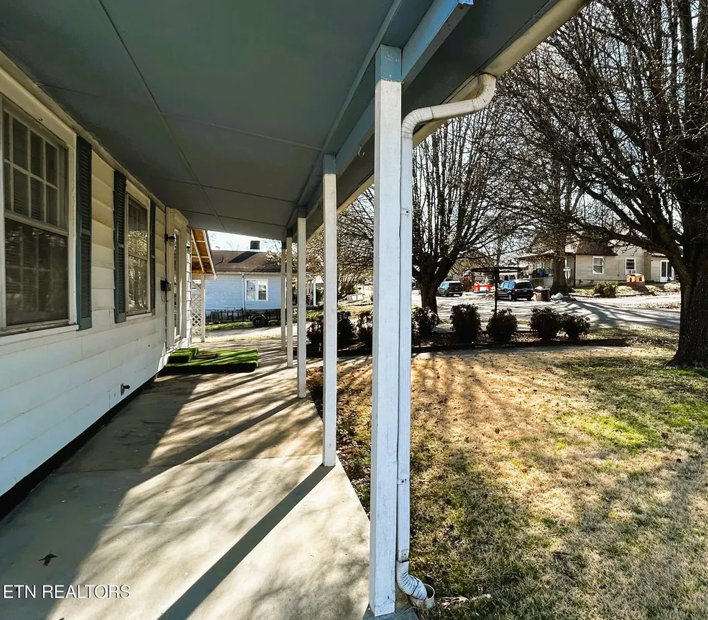 331 Louisiana Avenue Etowah TN 37331