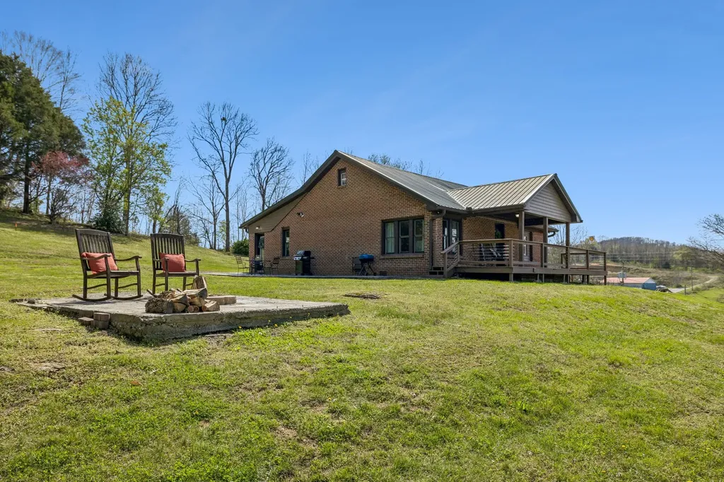126 Rogers Road Gordonsville TN 38563