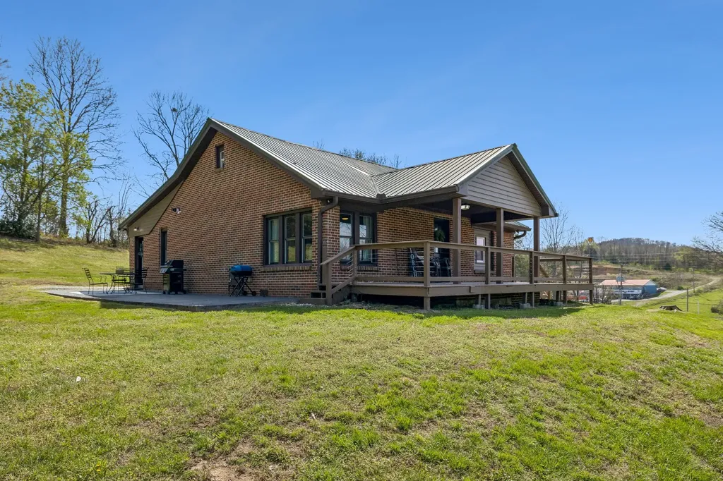 126 Rogers Road Gordonsville TN 38563