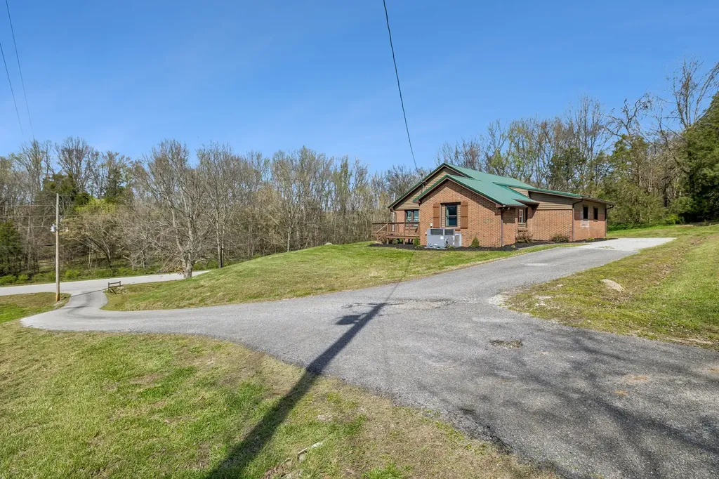 126 Rogers Road Gordonsville TN 38563