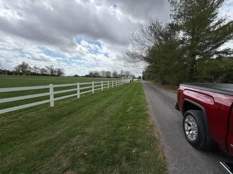 10 Ledford Mill Lane Normandy TN 37360