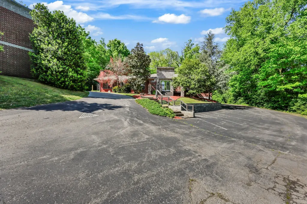 1543 Madison Street Clarksville TN 37040