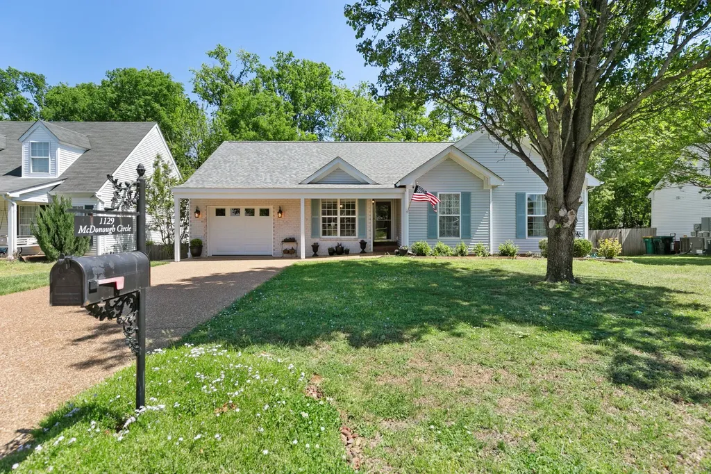1129 Mcdonough Circle Thompsons Station TN 37179