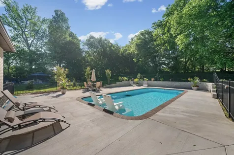 251 Harrowgate Drive Clarksville TN 37043