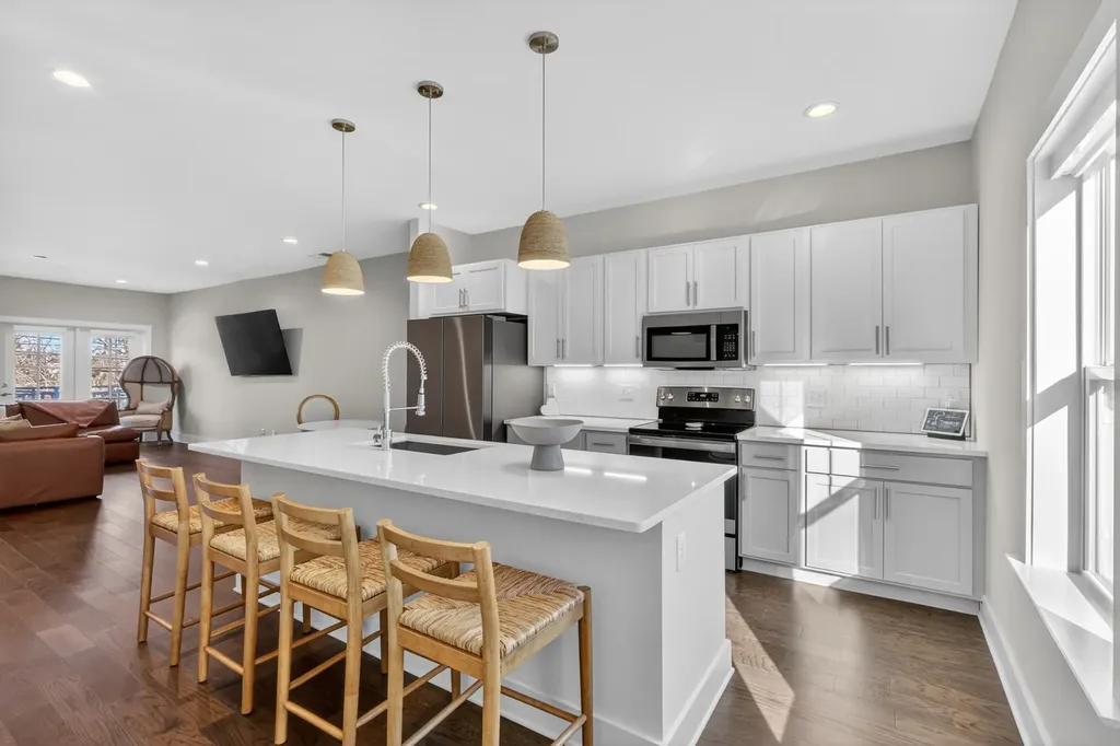 6719 Charlotte Pike Nashville TN 37209