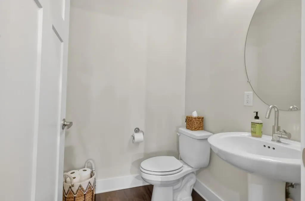 6719 Charlotte Pike Nashville TN 37209