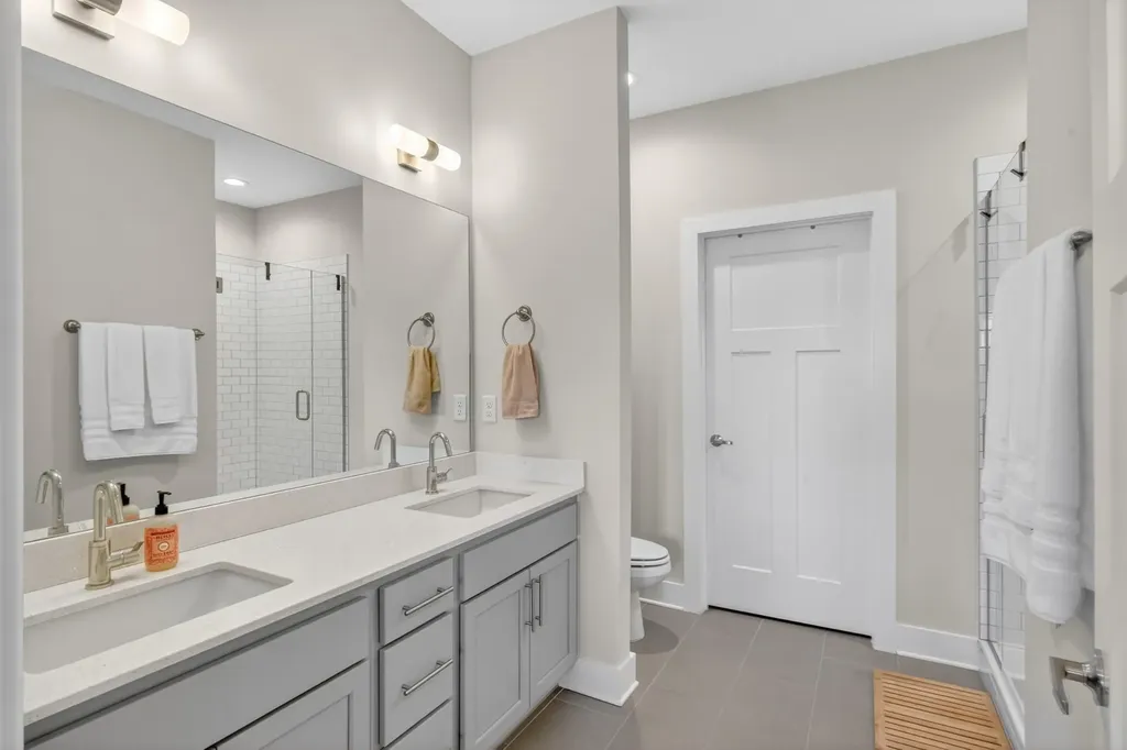 6719 Charlotte Pike Nashville TN 37209
