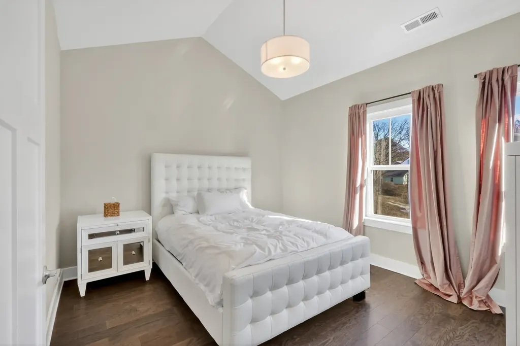 6719 Charlotte Pike Nashville TN 37209