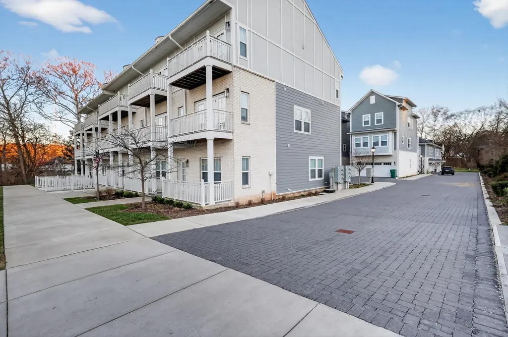 6719 Charlotte Pike Nashville TN 37209