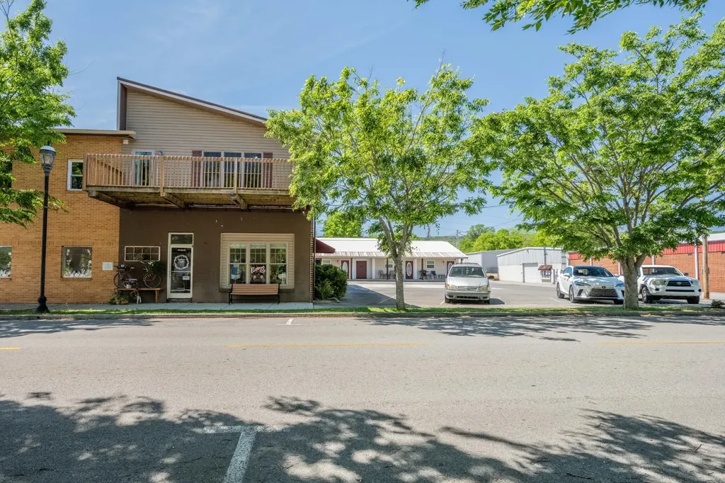 3251 Main Street Pikeville TN 37367