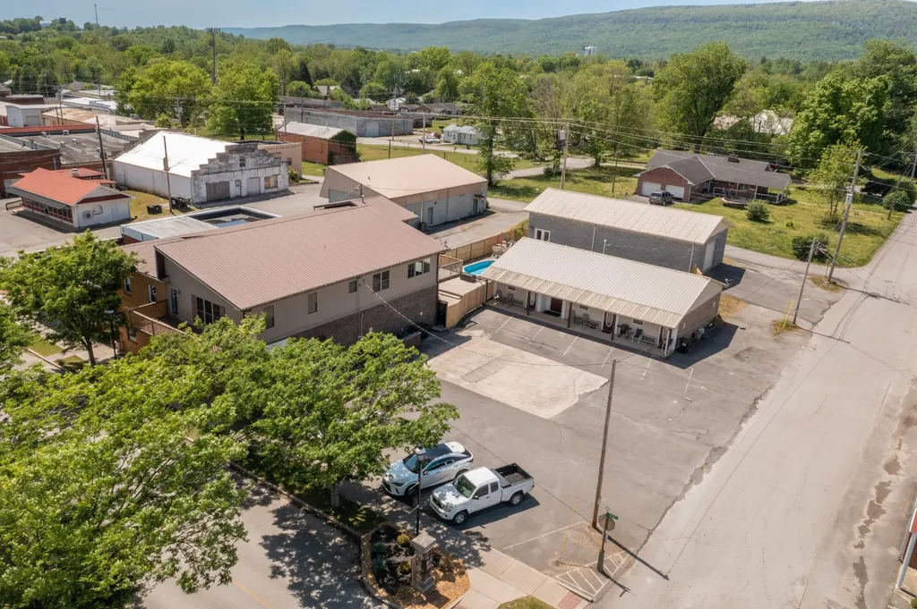 3251 Main Street Pikeville TN 37367