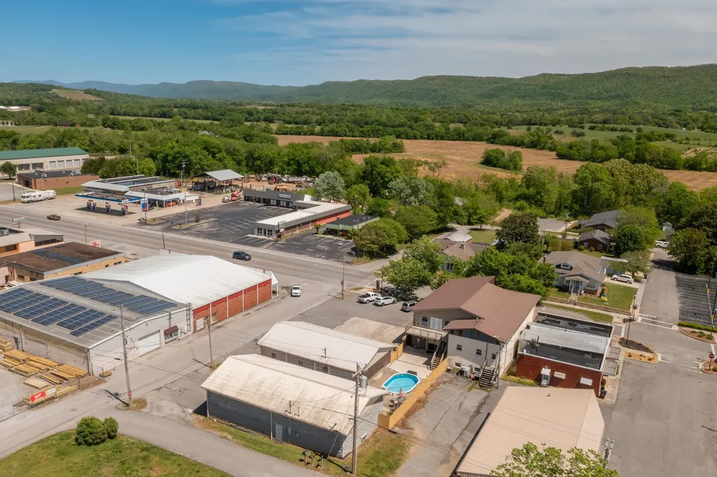 3251 Main Street Pikeville TN 37367