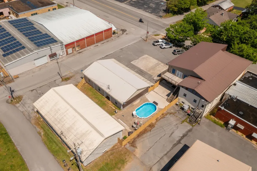 3251 Main Street Pikeville TN 37367