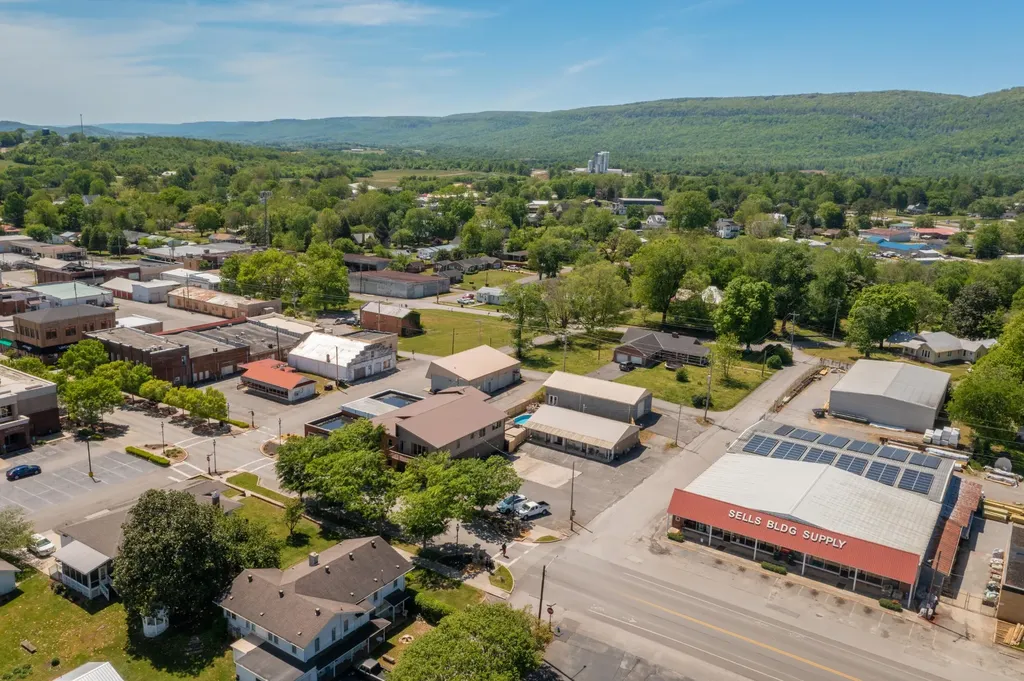 3251 Main Street Pikeville TN 37367