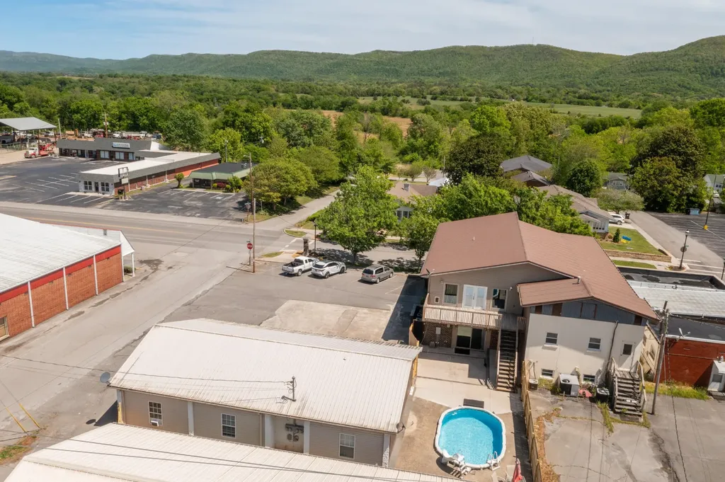 3251 Main Street Pikeville TN 37367