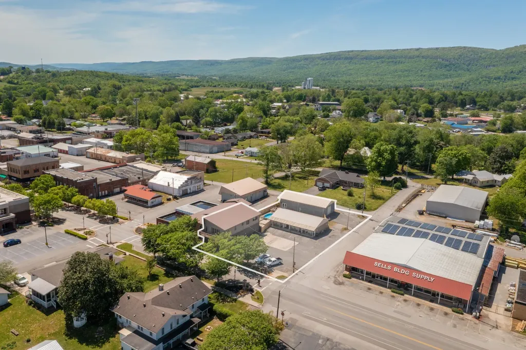3251 Main Street Pikeville TN 37367