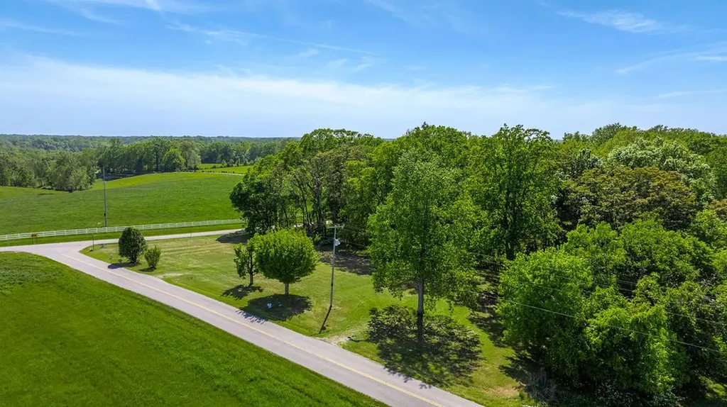 105 Riggs Road Portland TN 37148