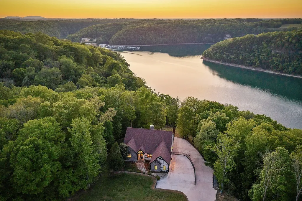 415 Summer Breeze Drive Smithville TN 37166