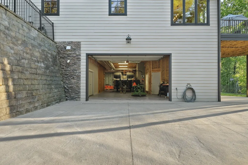 415 Summer Breeze Drive Smithville TN 37166