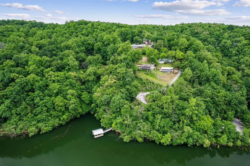 415 Summer Breeze Drive Smithville TN 37166