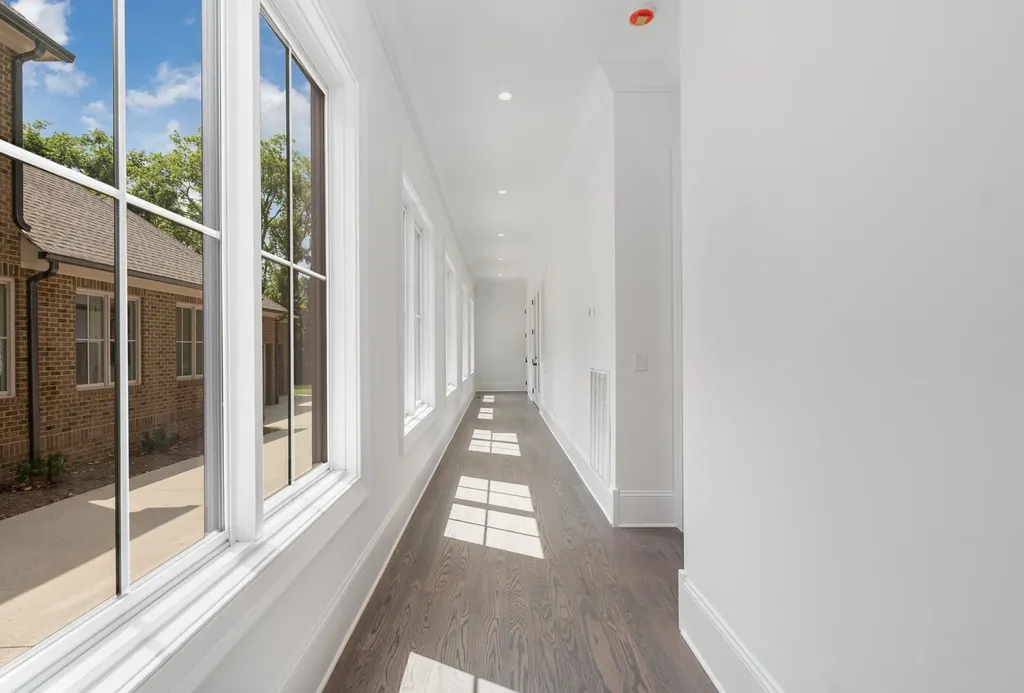 909B Gale Lane Nashville TN 37204