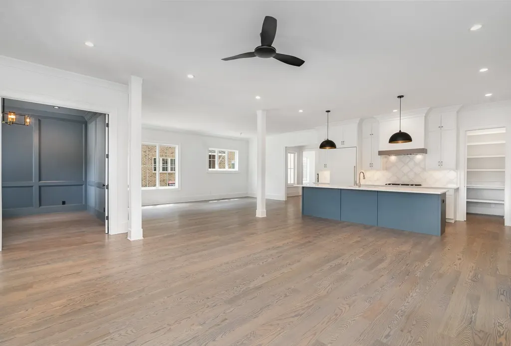 909B Gale Lane Nashville TN 37204