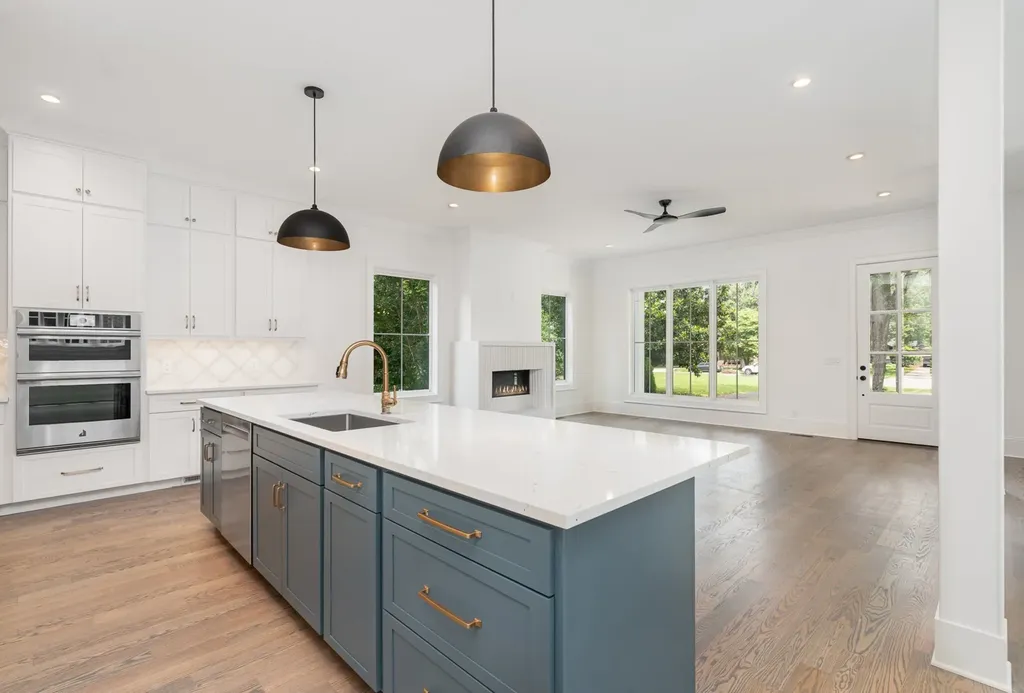 909B Gale Lane Nashville TN 37204
