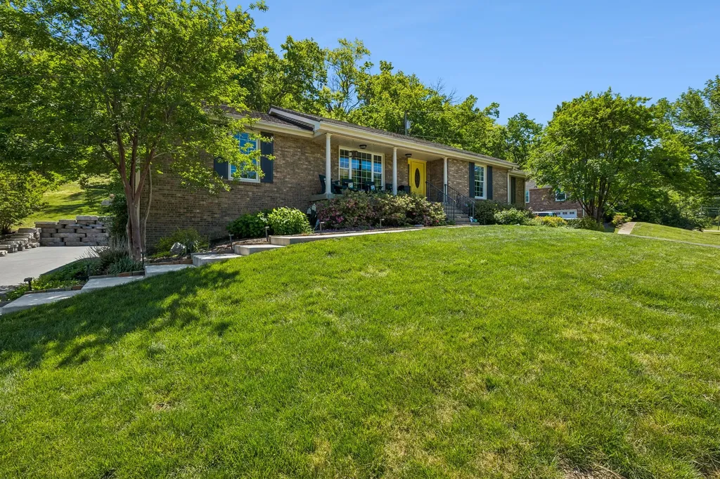 808 Rodney Drive Nashville TN 37205