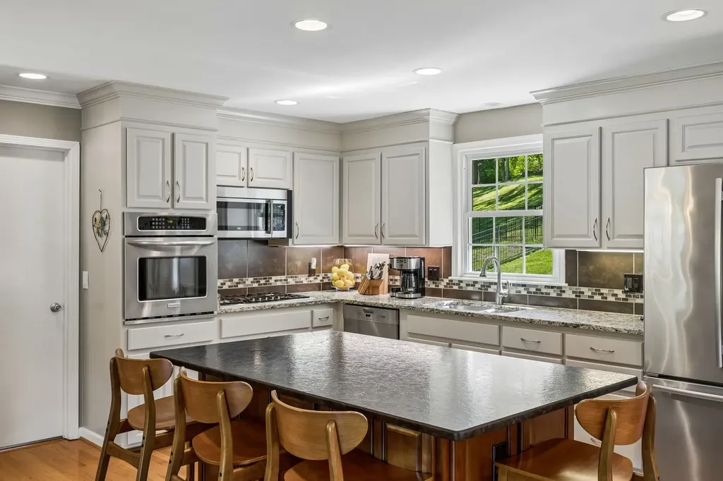 808 Rodney Drive Nashville TN 37205